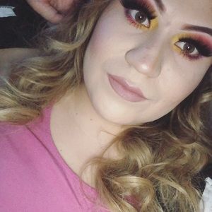 Meet your Posher, Perla